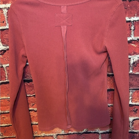 Rust-pink Button-Up Top - Picture 4 of 4